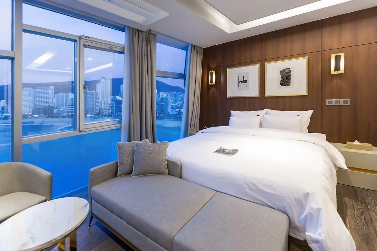 H Avenue Gwanganri Beach Пусан Отель