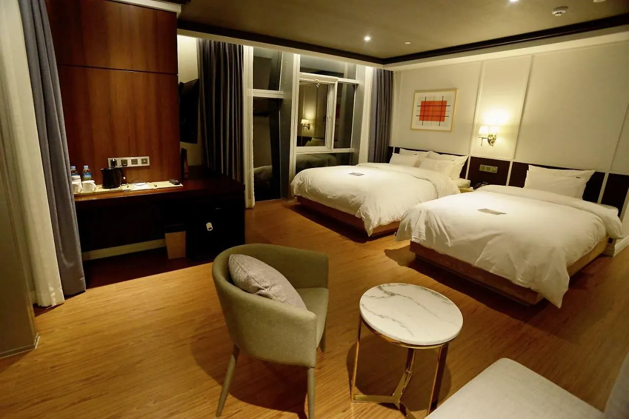 H Avenue Gwanganri Beach Busan