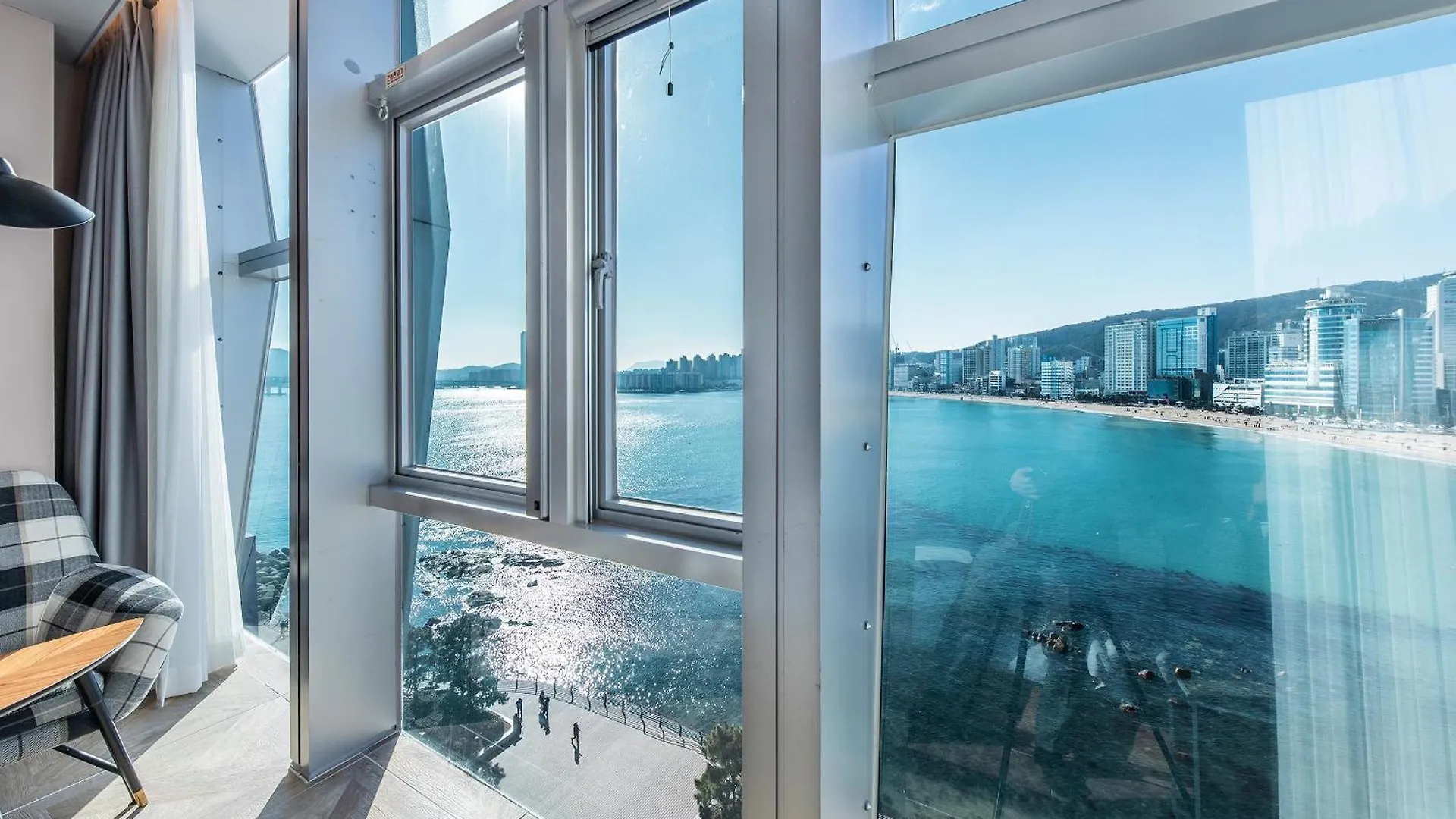 H Avenue Gwanganri Beach Пусан Отель