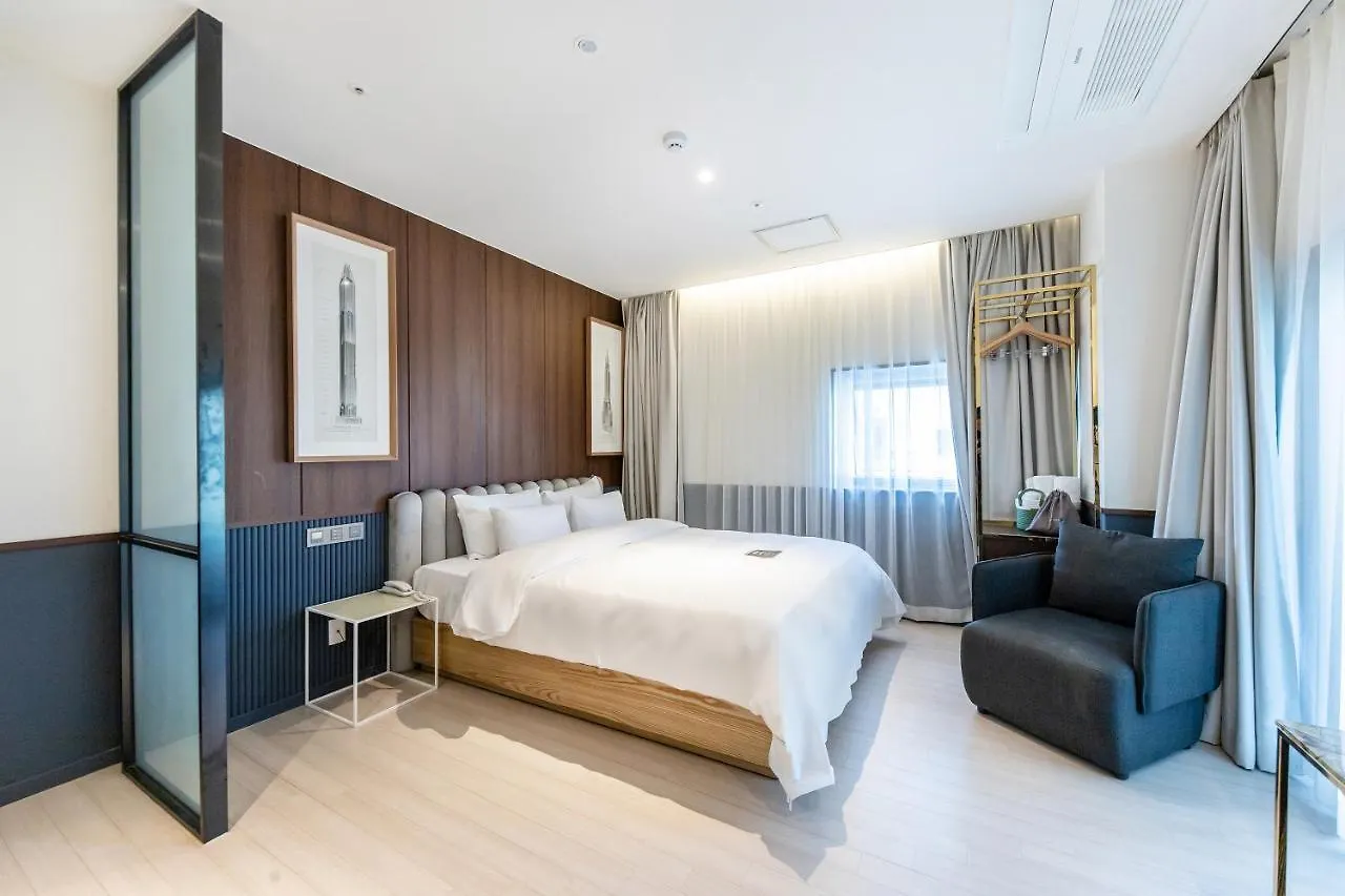 H Avenue Gwanganri Beach Пусан Отель