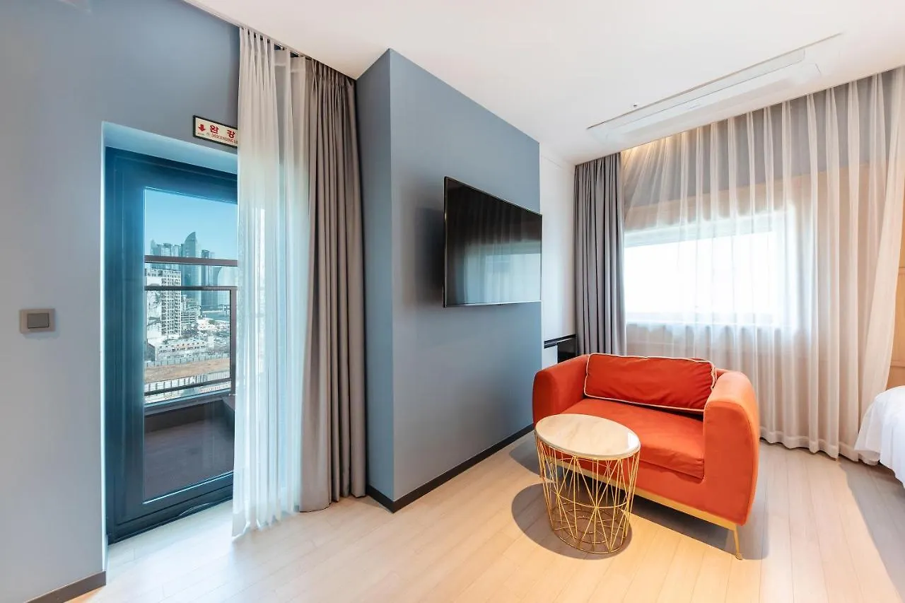 H Avenue Gwanganri Beach Пусан Отель