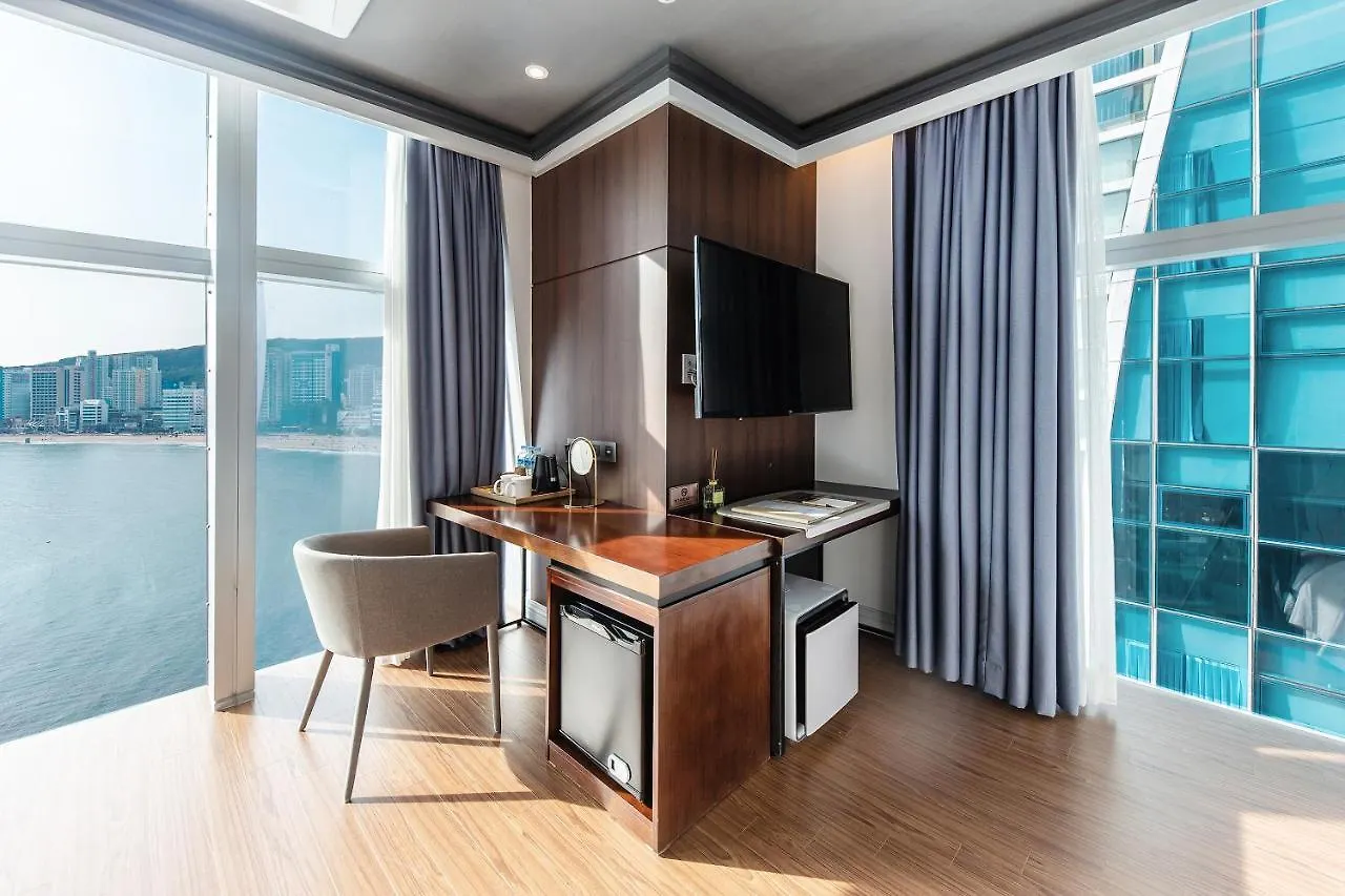 H Avenue Gwanganri Beach Пусан Отель