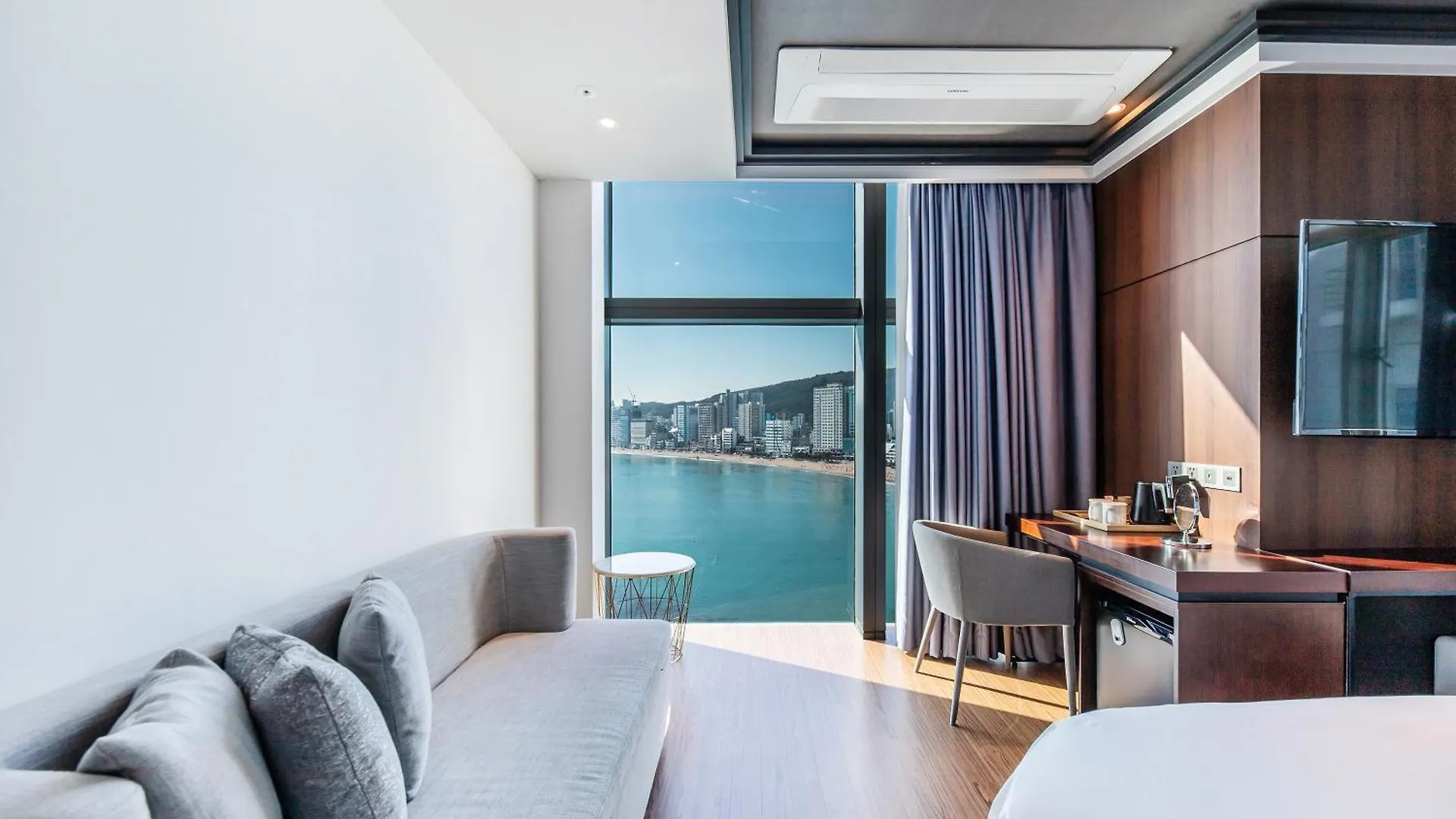 H Avenue Gwanganri Beach Пусан Отель