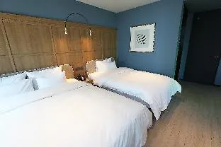 H Avenue Gwanganri Beach Busan 2*,