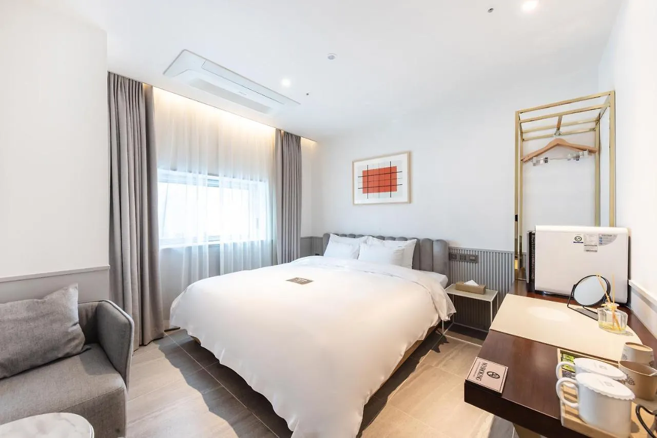H Avenue Gwanganri Beach Пусан Отель